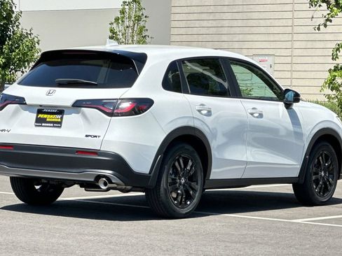 New 2026 Honda HR-V Sport image 4