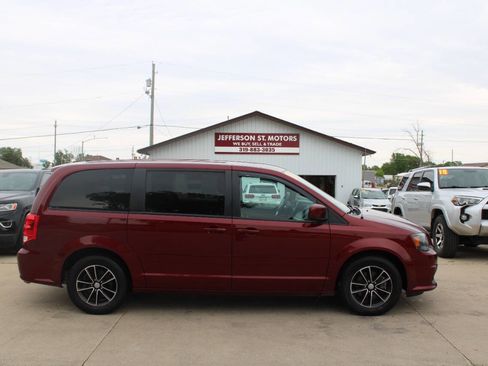 Used 2019 Dodge Grand Caravan GT FWD image 1