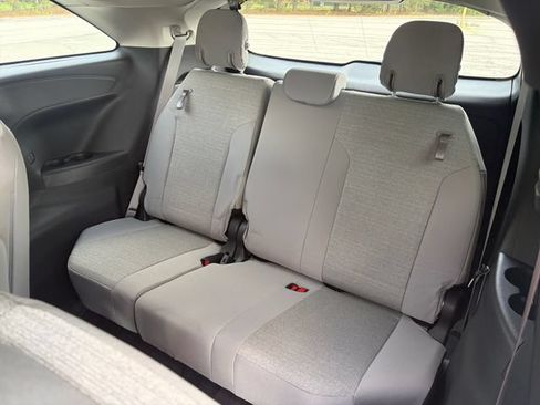 Used 2025 Toyota Sienna LE w/ LE Plus Package AWD/4WD image 22