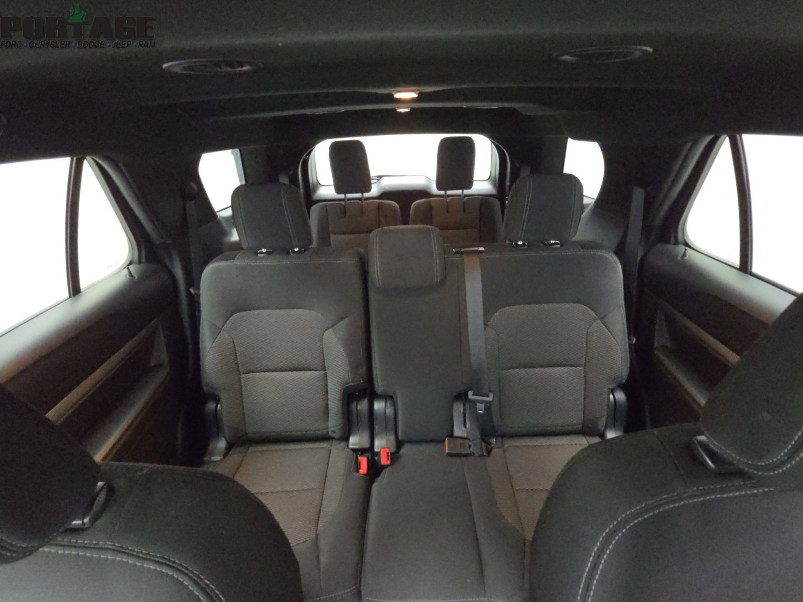 Used 2018 Ford Explorer XLT AWD/4WD image 30