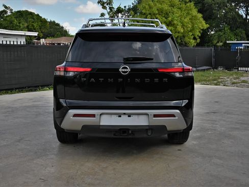 Used 2024 Nissan Pathfinder SL w/ SL Premium Package FWD image 4