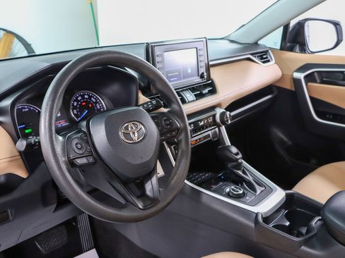 Used 2021 Toyota RAV4 LE AWD/4WD image 22