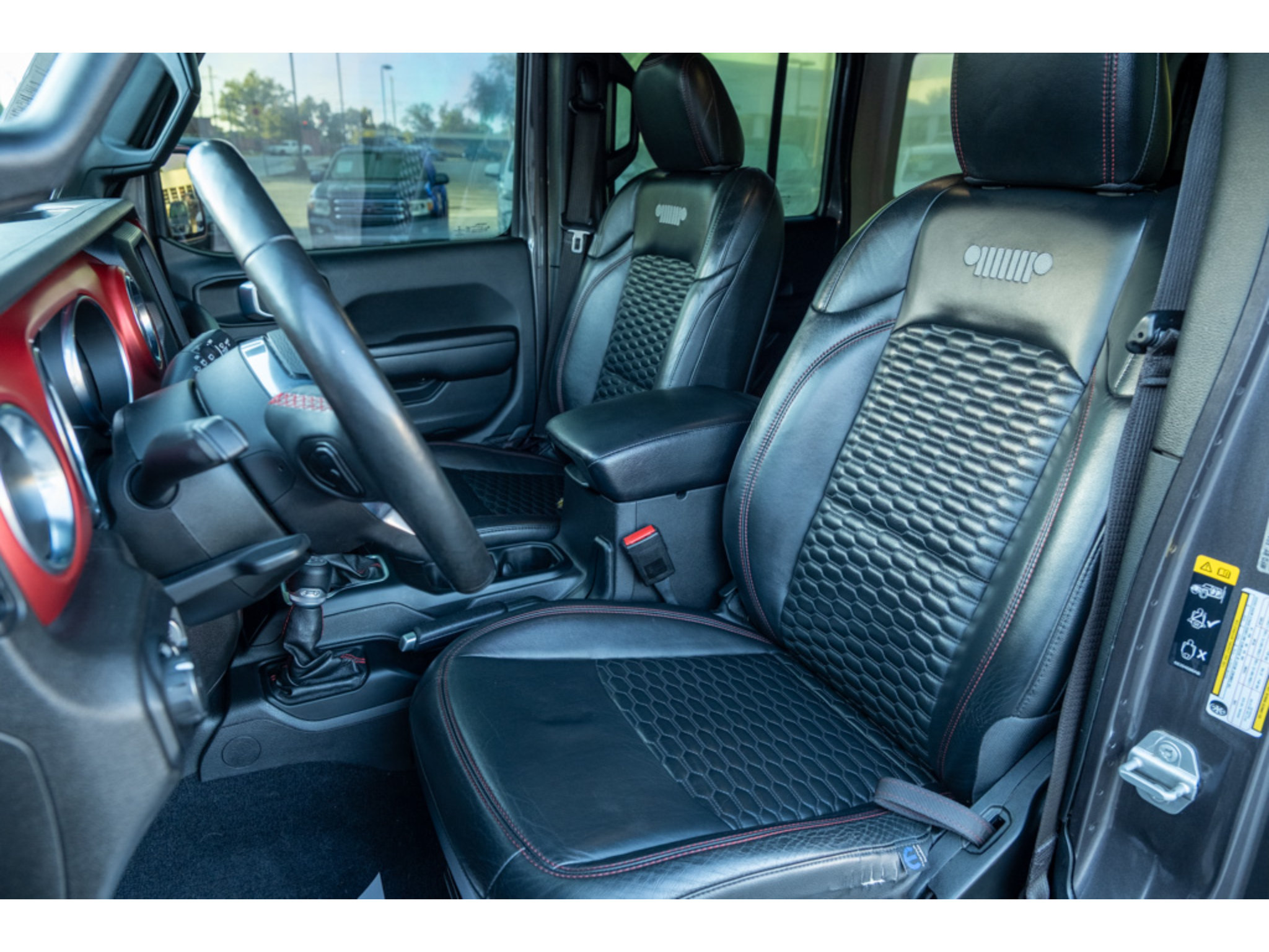 Used 2021 Jeep Wrangler Unlimited Rubicon AWD/4WD image 12