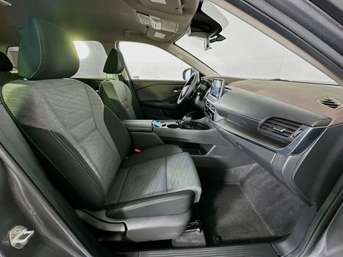 Used 2023 Nissan Rogue SV image 29