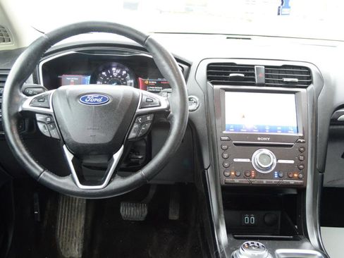 Used 2020 Ford Fusion Titanium image 18