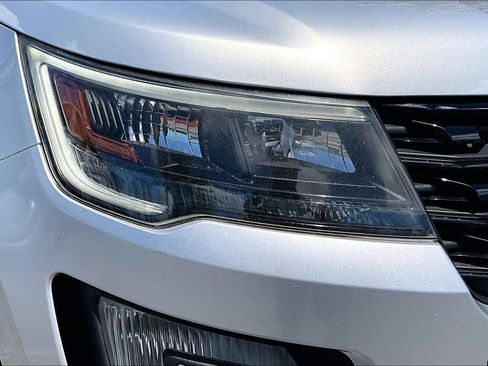 Used 2017 Ford Explorer Sport AWD/4WD image 35