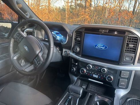 Used 2025 Ford F150 Lariat w/ Equipment Group 501A Mid image 18