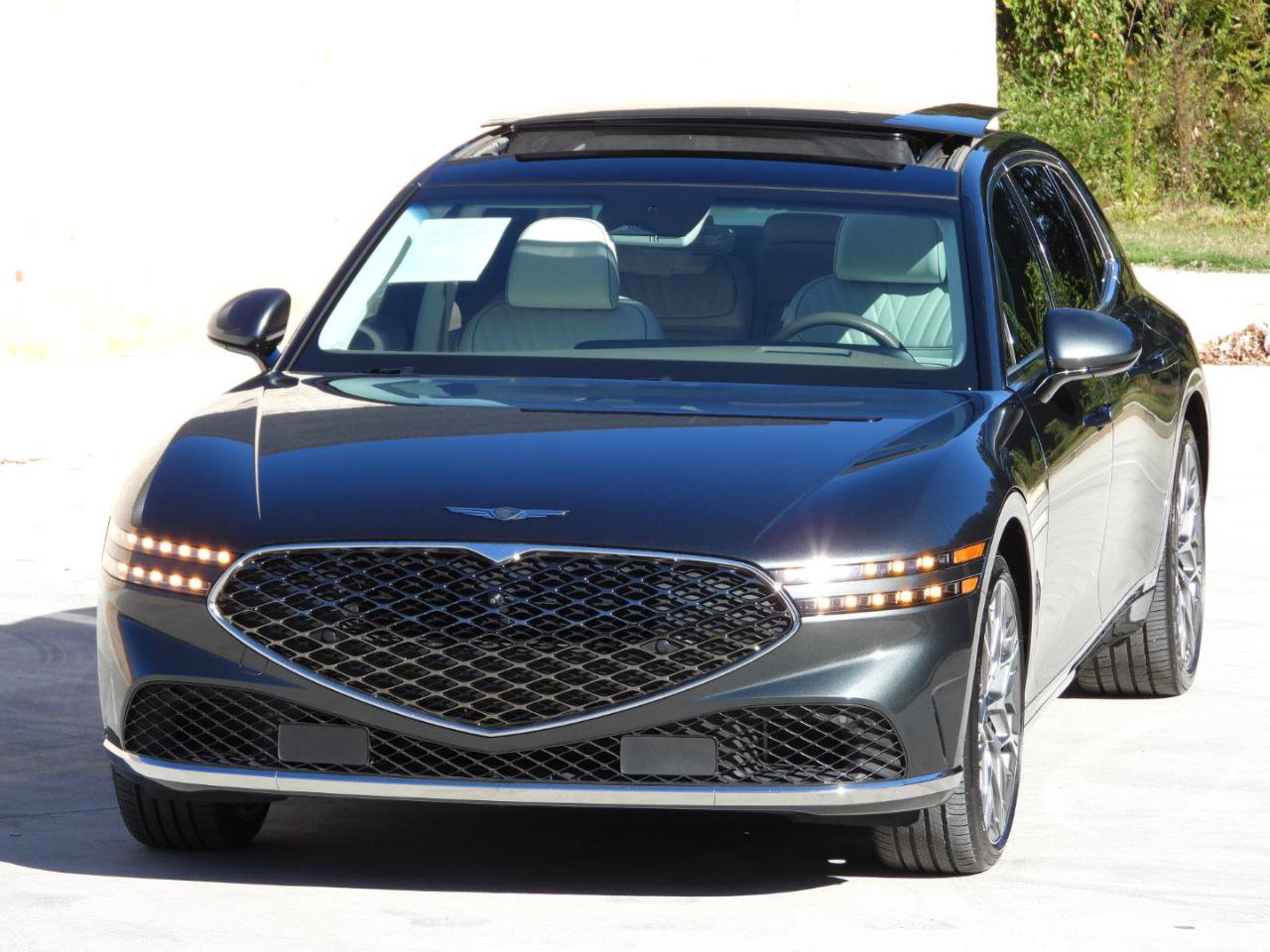 Used 2023 Genesis G90 3.5T AWD/4WD image 40