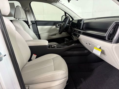 New 2026 Kia Sorento S image 13