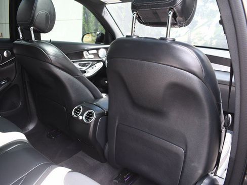 Used 2020 Mercedes-Benz GLC 63 AMG 4MATIC image 28