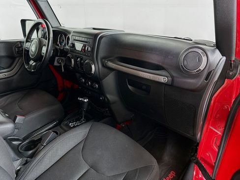 Used 2018 Jeep Wrangler Unlimited Sport S image 29