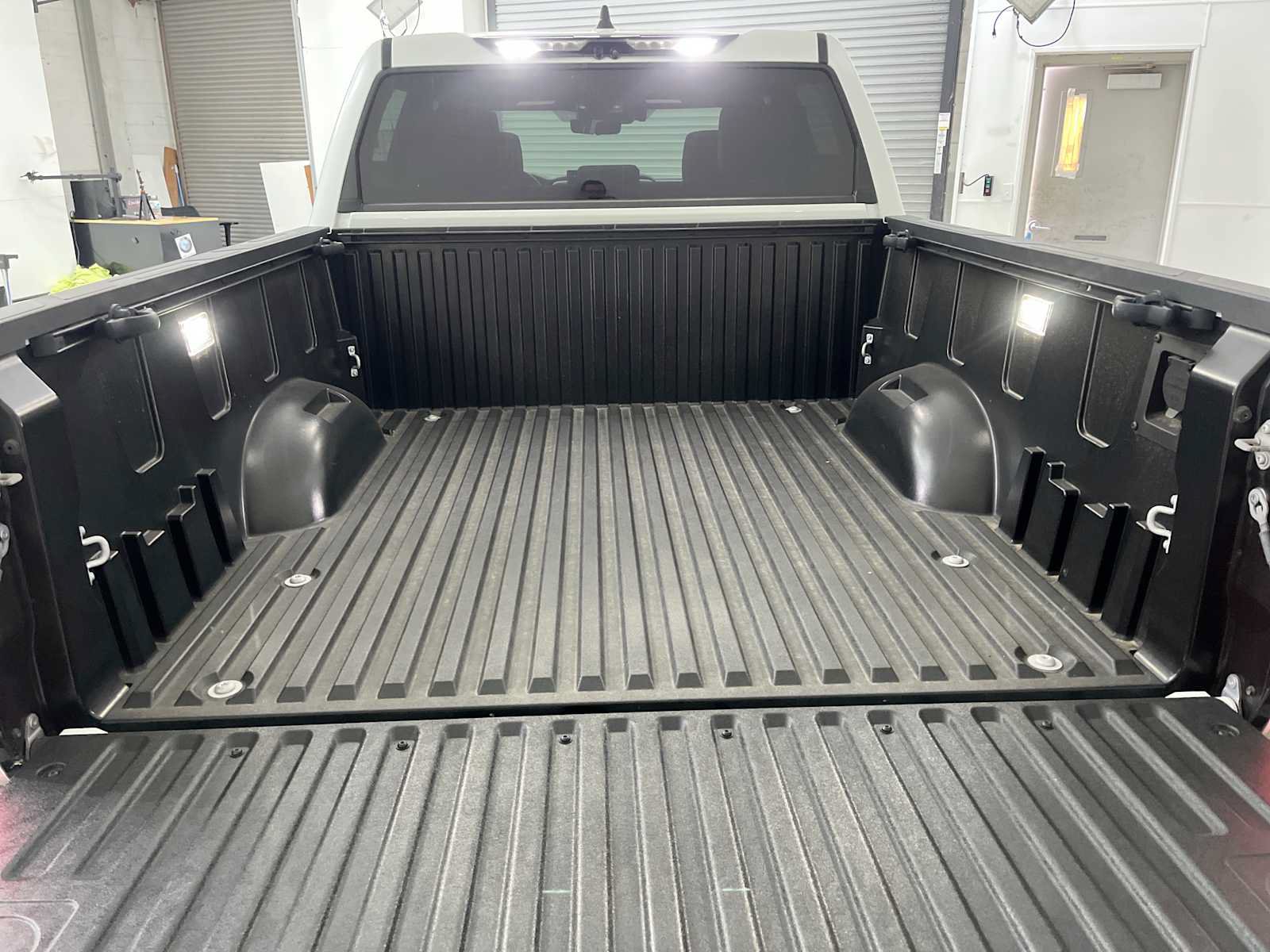 Used 2022 Toyota Tundra Platinum AWD/4WD image 26