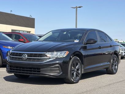 Used 2022 Volkswagen Jetta SE w/ Panoramic Sunroof Package