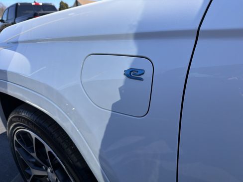 Certified 2022 Jeep Grand Cherokee Summit image 34