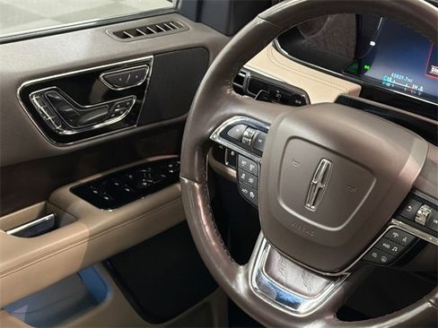 Used 2022 Lincoln Navigator L Reserve image 25