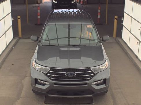 Used 2024 Ford Explorer XLT w/ Equipment Group 202A AWD/4WD image 4