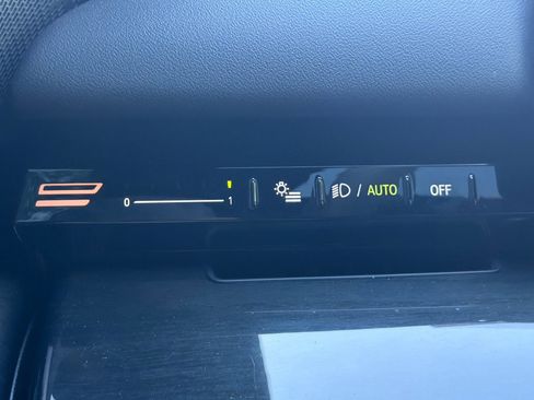 Used 2024 BMW 530i image 37