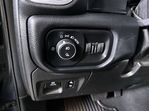 Used 2019 RAM 1500 Big Horn RWD image 18