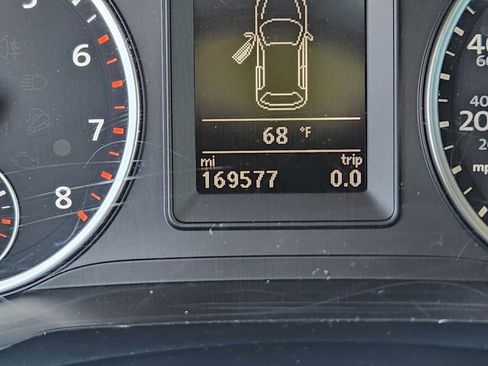 Used 2016 Volkswagen Tiguan SE image 30