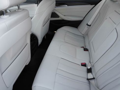 Certified 2023 BMW 540i w/ Premium Package image 31