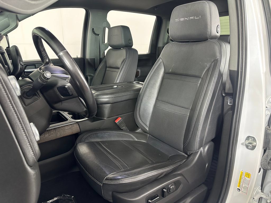 Used 2021 GMC Sierra 3500 Denali w/ Denali Ultimate Package AWD/4WD image 12