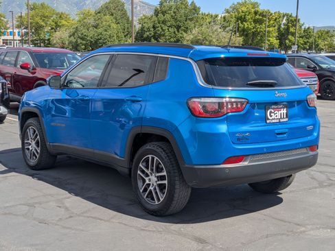 Used 2018 Jeep Compass Latitude w/ Popular Equipment Group AWD/4WD image 8