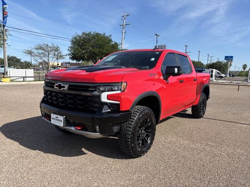 Used 2025 Chevrolet Silverado 1500 ZR2 w/ Technology Package AWD/4WD image 1