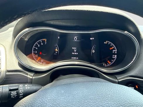 Used 2021 Jeep Grand Cherokee Laredo X AWD/4WD image 24