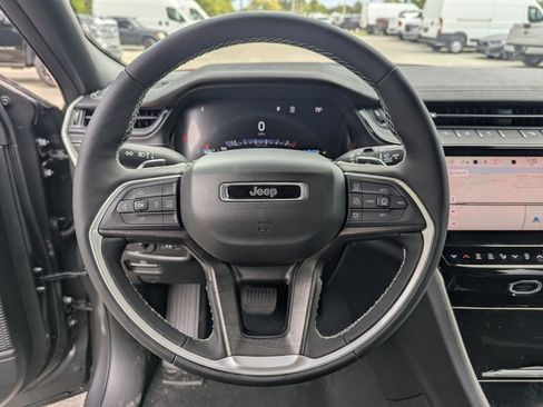 New 2026 Jeep Grand Cherokee Altitude image 16