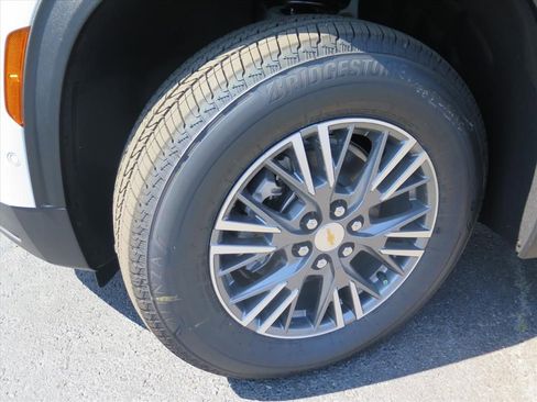 New 2026 Chevrolet Traverse LT w/ Enhanced Driving Package image 16