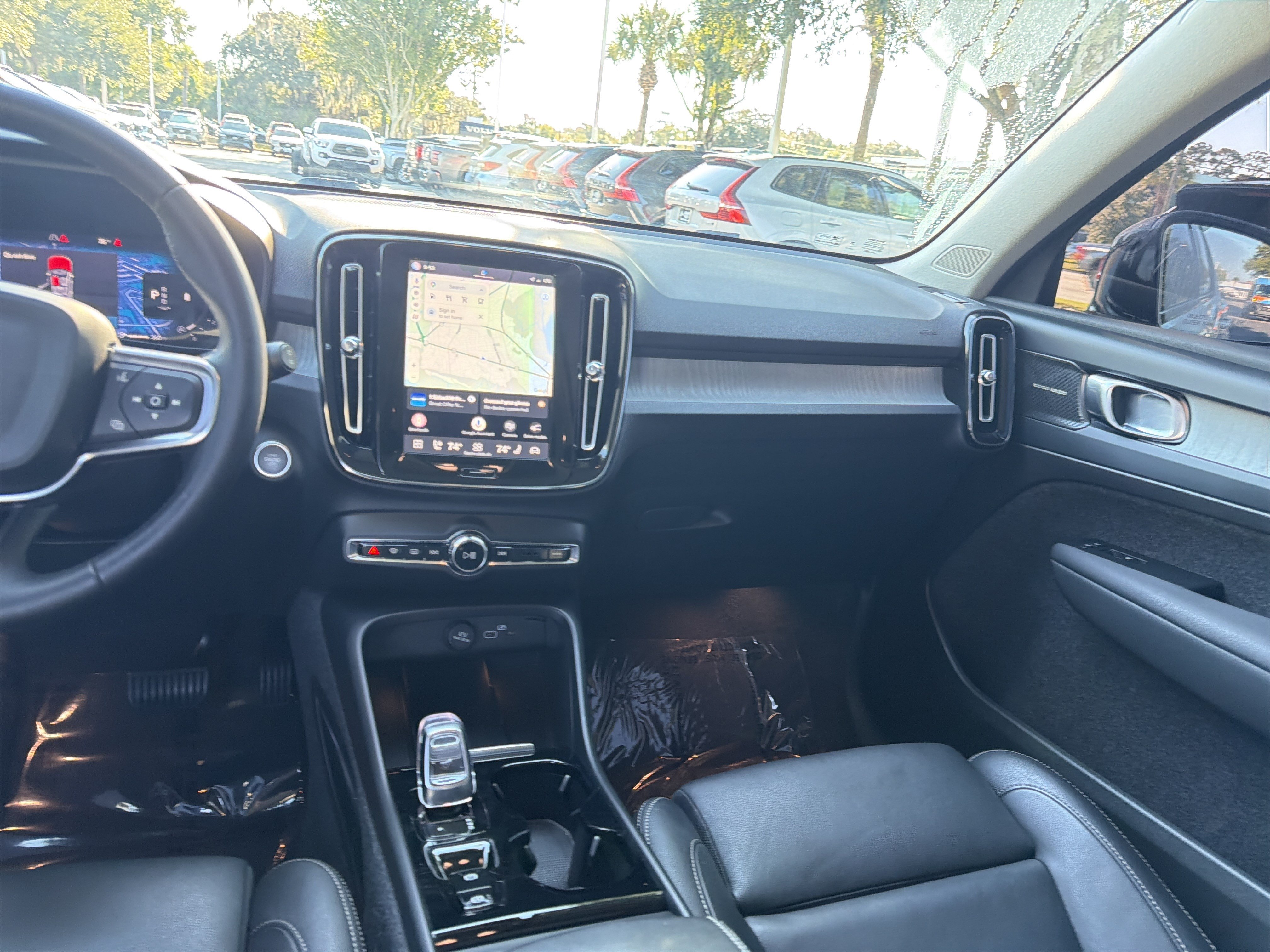 Used 2024 Volvo XC40 B5 Plus w/ Protection Package Premier AWD/4WD image 33