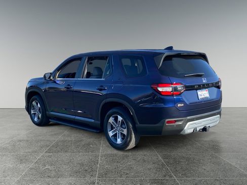 Used 2025 Honda Pilot EX-L image 3