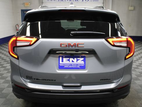 Used 2024 GMC Terrain SLE w/ GMC Pro Grade Package AWD/4WD image 38