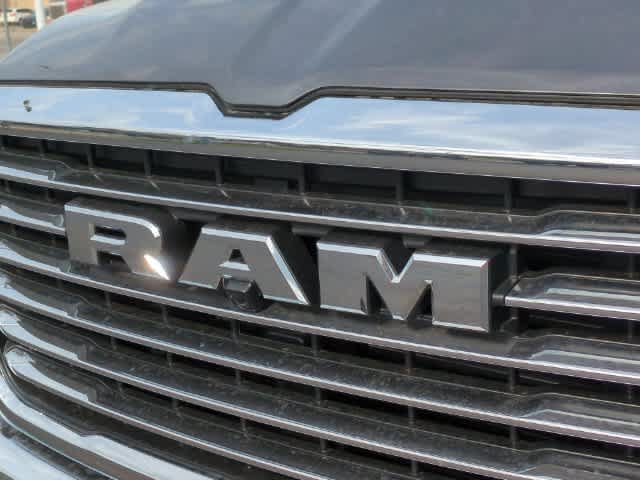Used 2025 RAM 1500 Laramie AWD/4WD image 12