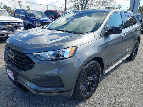 Certified 2024 Ford Edge SE w/ Black Appearance Package AWD/4WD image 4