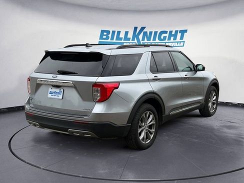 Used 2022 Ford Explorer XLT w/ Equipment Group 202A AWD/4WD image 5