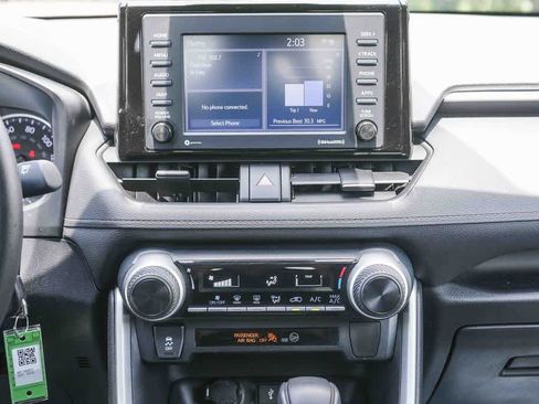 Used 2021 Toyota RAV4 LE w/ Carpet Mat Package (TMS) FWD image 19
