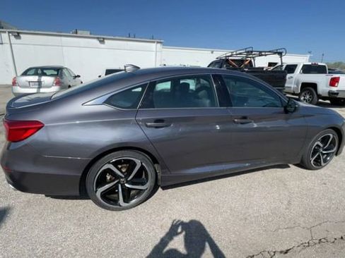 Used 2020 Honda Accord Sport image 2