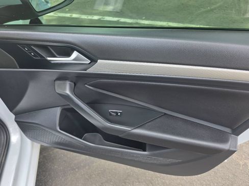 Used 2019 Volkswagen Jetta SE FWD image 27