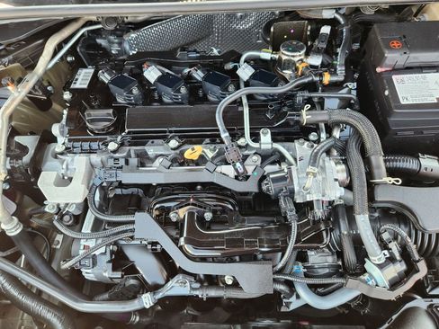 Used 2025 Toyota Corolla LE image 31