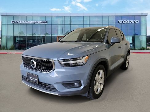 Used 2021 Volvo XC40 T5 Momentum AWD/4WD image 1