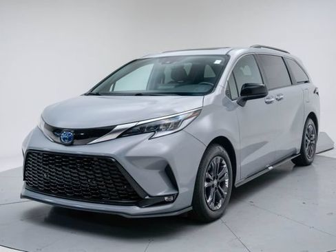 Used 2024 Toyota Sienna XSE AWD/4WD image 1