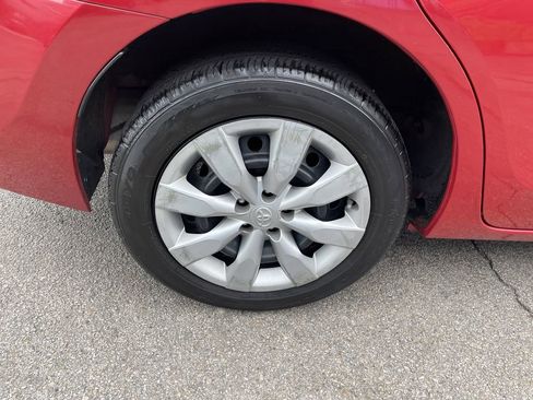 Used 2016 Toyota Corolla LE FWD image 12
