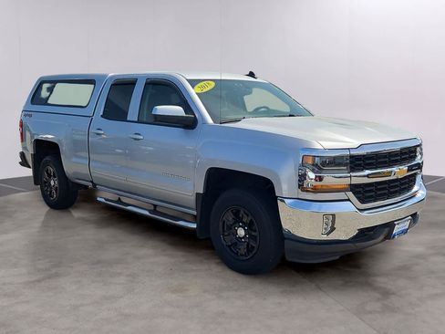 Used 2018 Chevrolet Silverado 1500 LT w/ All Star Edition AWD/4WD image 3