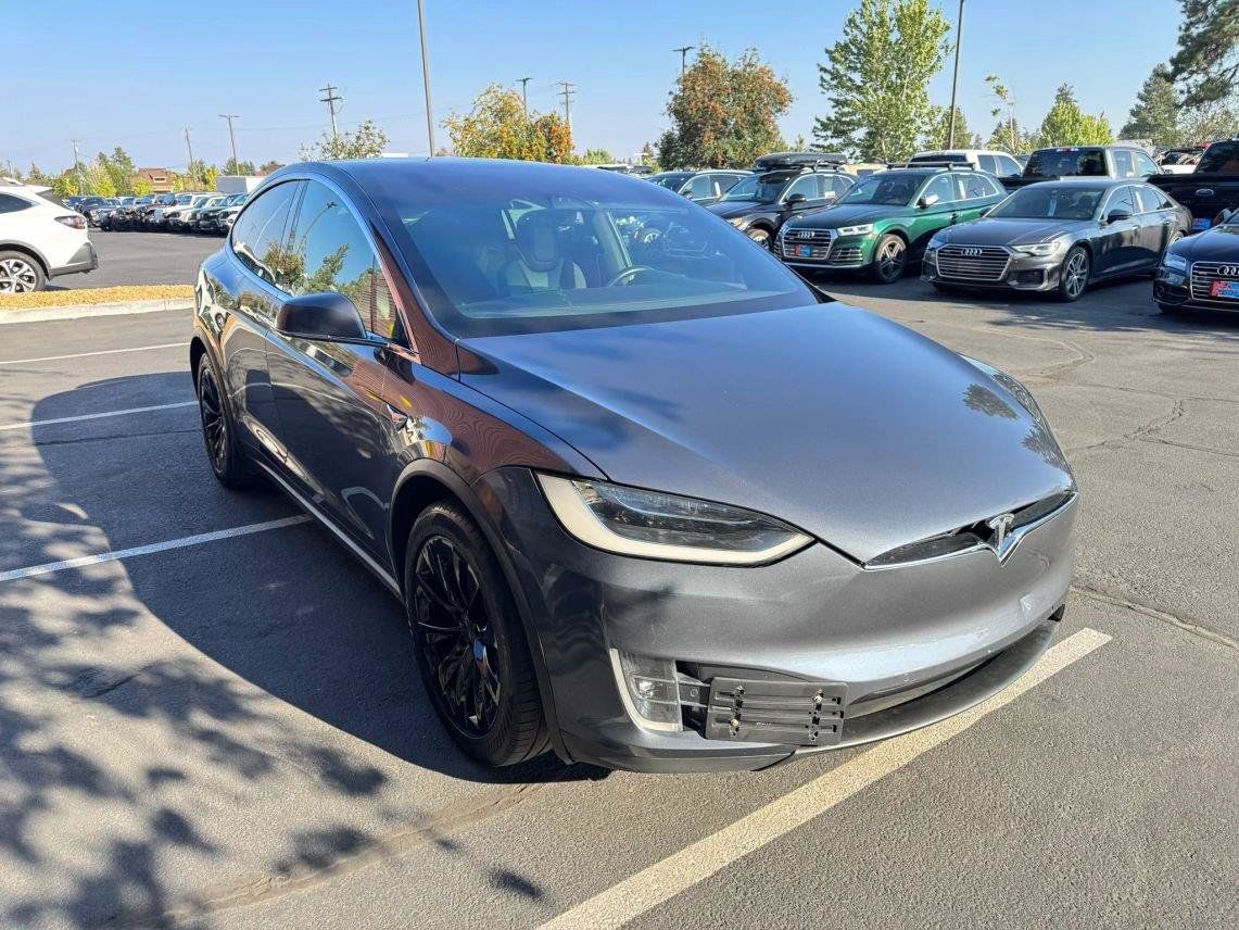 Used 2018 Tesla Model X 75D AWD/4WD image 7