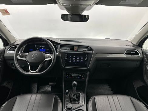 Used 2022 Volkswagen Tiguan SE AWD/4WD image 33