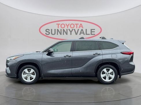 Used 2020 Toyota Highlander LE image 6