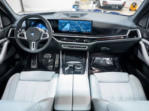 Used 2025 BMW X5 M60i w/ Climate Comfort Package image 45