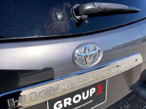 Used 2013 Toyota Highlander Limited image 31