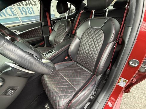 Used 2023 Genesis G70 3.3T w/ Sport Prestige Package image 7